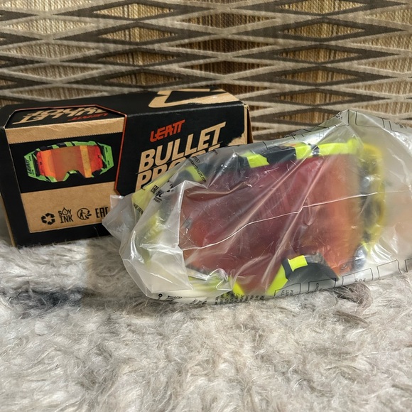 Leatt Bullet Proof Velocity 5.5 Iriz goggles - Picture 1 of 12